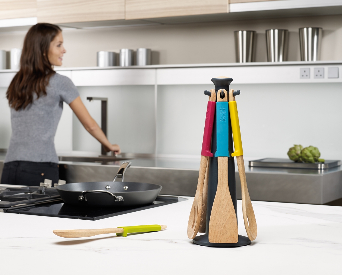 If you have been searching for the ultimate kitchen utensil list and your search has been leading to no avail, then search no more. In this article, we are reviewing the ultimate kitchen utensil list.