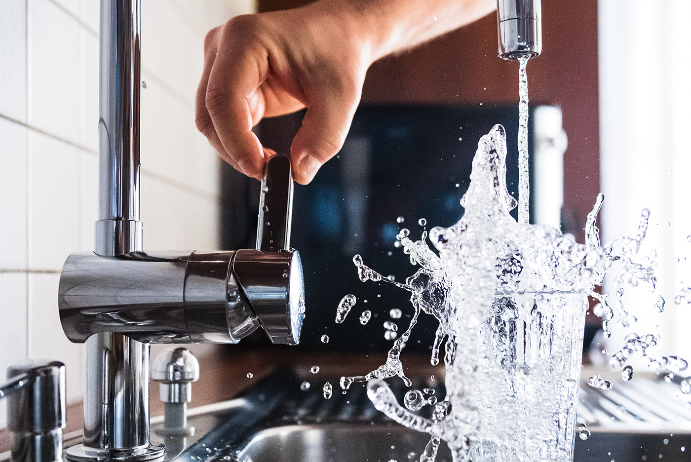 We've researched the best Kitchen Water Filters for your home giving you clean fresh and filtered water.